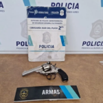 Rastreo por cámaras y allanamientos tras el asalto al café de calle Brown